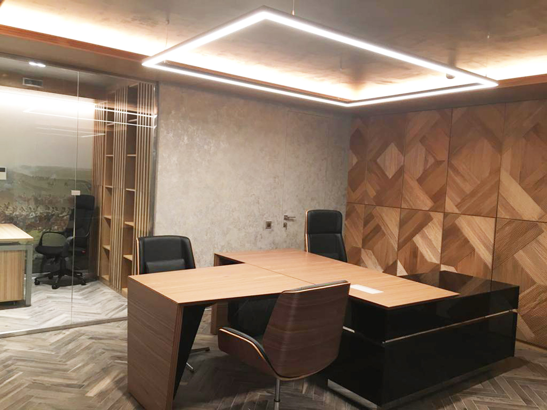 Офисный стол и шкаф из деревянных 3D панелей